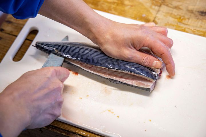 中骨を切り離す