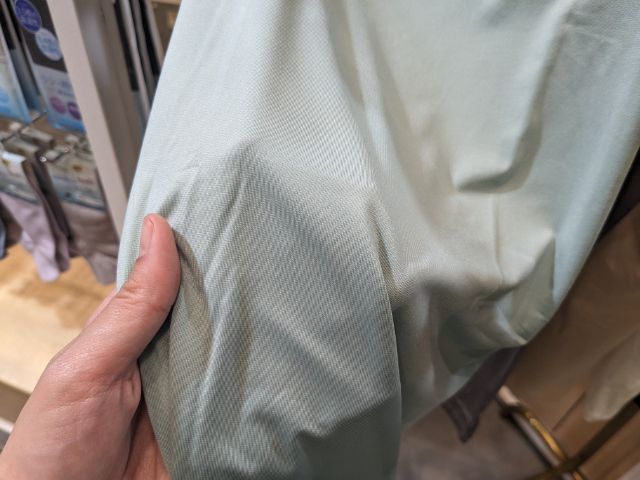 シン・吸収するインナータンクトップの質感