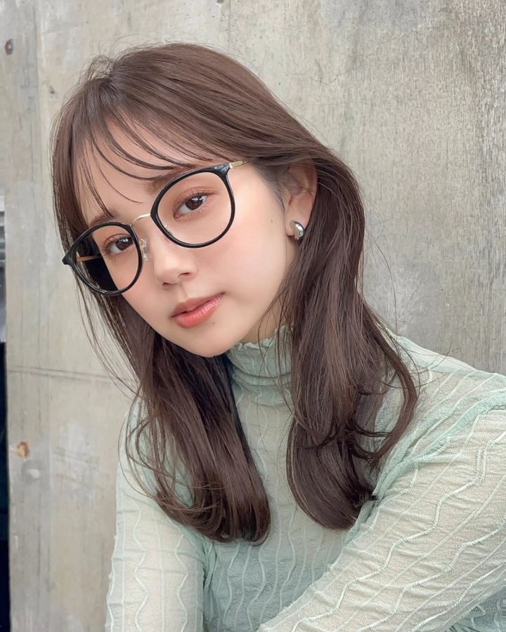 ミディアム ヘア 髪型 ヘアスタイル 前髪あり レイヤーミディアム レイヤーヘア