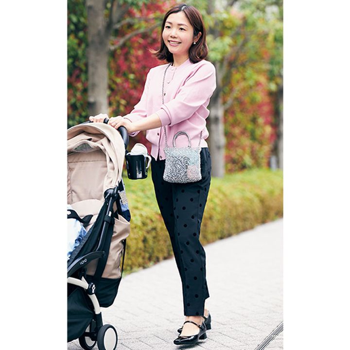 アンテプリマのバッグを身につけたママ