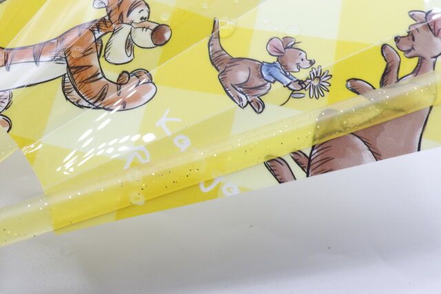 ダイソー 水をはじく扇子（くまのプーさん） デザイン 骨