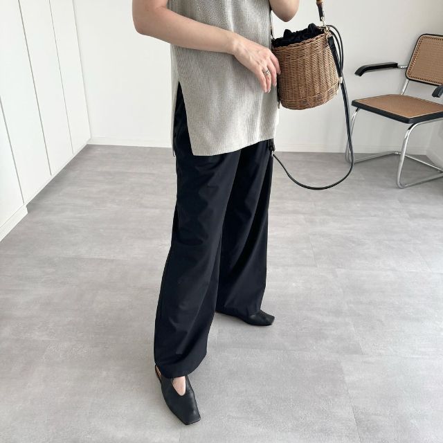 GUのウォッシャブルフレンチスリーブセーターのスリット