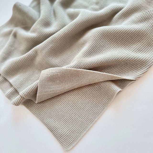 GUのウォッシャブルフレンチスリーブセーターの生地感