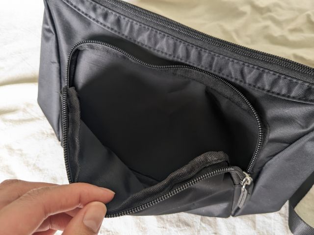 プレミアムリッチなショルダーバッグフロントポケット