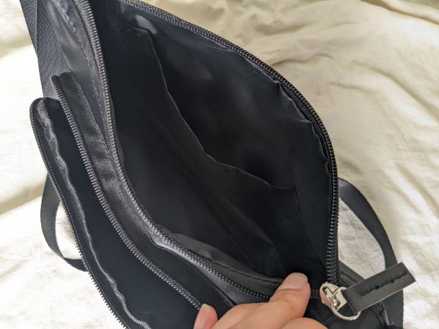 プレミアムリッチなショルダーバッグの中