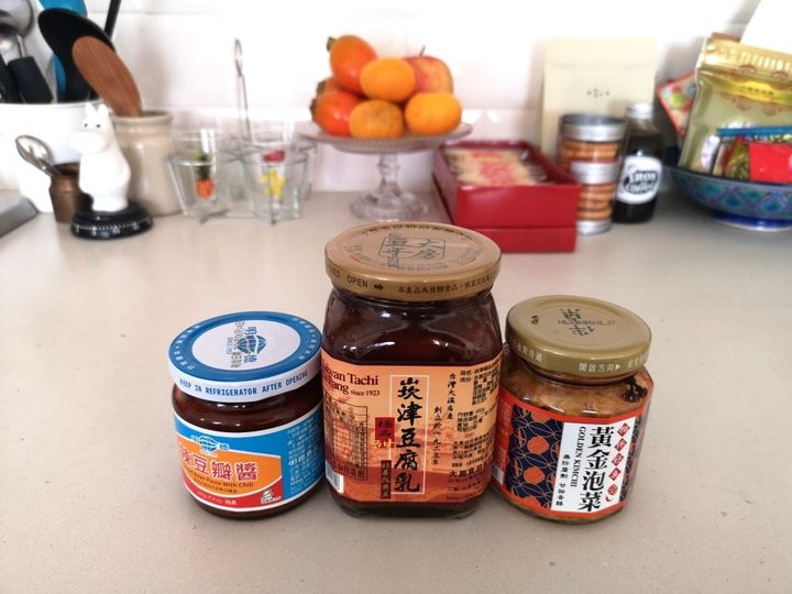 右が大渓名産の黄金泡菜