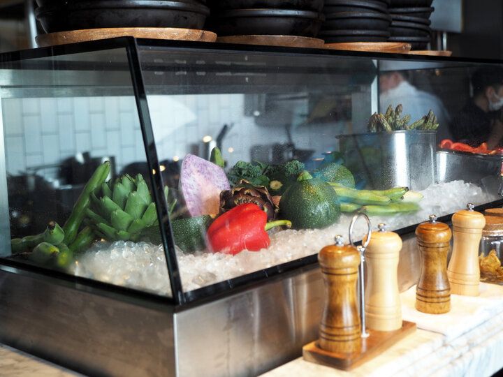 葉山の絶景と名物ブイヤベースのランチを満喫♪ 小さな海岸に佇むオトナの隠れ家「レストラン ラ・マーレ」