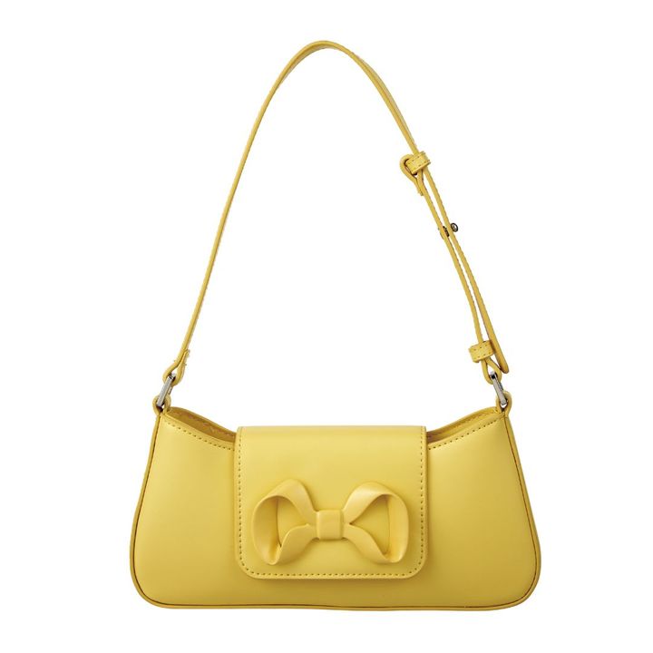 ダボデニムとバッグ