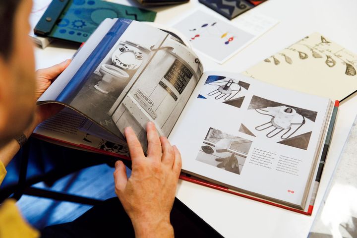 『Calder at home』などの洋書