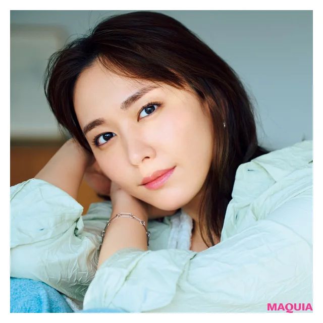 新垣結衣さんが語る、健やかなマインドの秘密。「人間は多面的。いろんな“らしさ”があっていい」_2