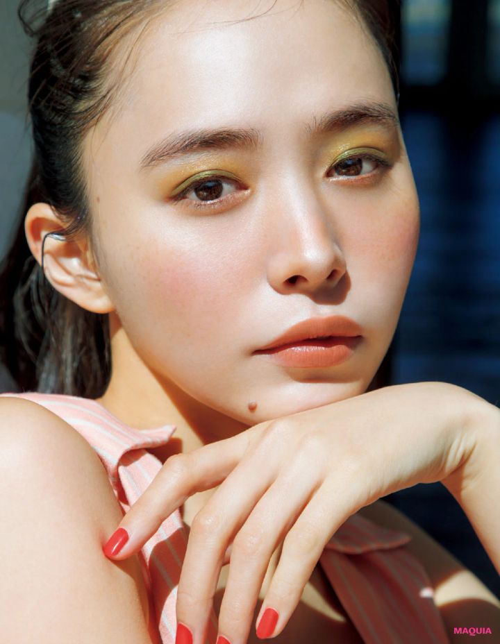 リゾートで過ごす日のイガリメイク。色はこっくり、質感はジューシーに_3