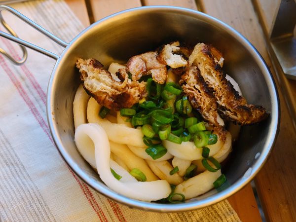 意外と簡単にできるキャンプ飯！現役キャンパーの作るアイディアが凄すぎた…！