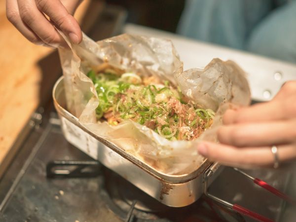 意外と簡単にできるキャンプ飯！現役キャンパーの作るアイディアが凄すぎた…！