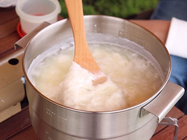 意外と簡単にできるキャンプ飯！現役キャンパーの作るアイディアが凄すぎた…！