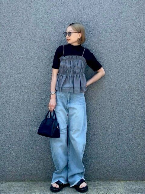 デニムパンツのコーデ