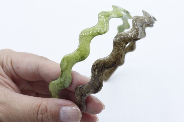 ダイソー カチューシャ（マーブル風、2個） デザイン