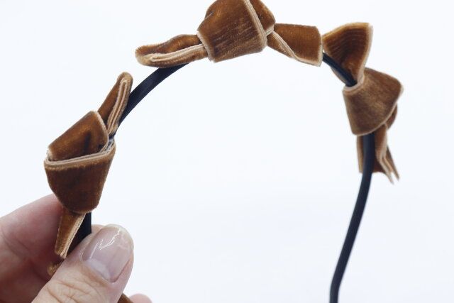 ダイソー チューシャ（ベルベット調） デザイン