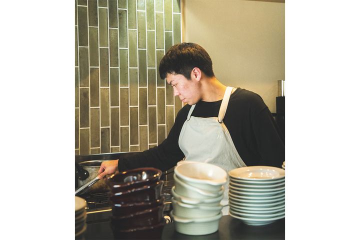 「お客さんの生活に密着した日常的な店にしたい」という青木さん。