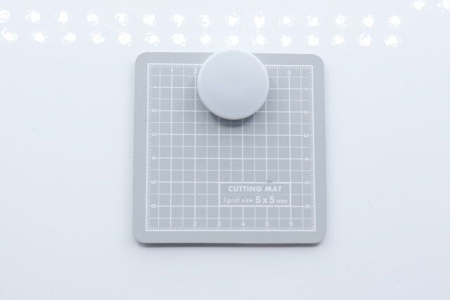 ダイソー 強力マグネット 30mm ヨーク付 4個入 比較 カッティングマット