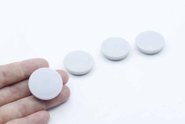 ダイソー 強力マグネット 30mm ヨーク付 4個入