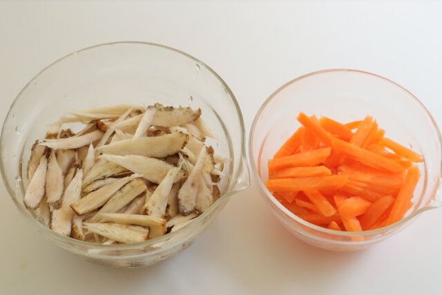 きんぴらごぼうの材料