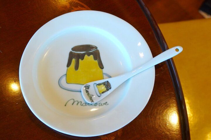 富士山を見渡す海辺の絶景テラスで味わうビーカープリン♪「マーロウ 葉山マリーナ店」