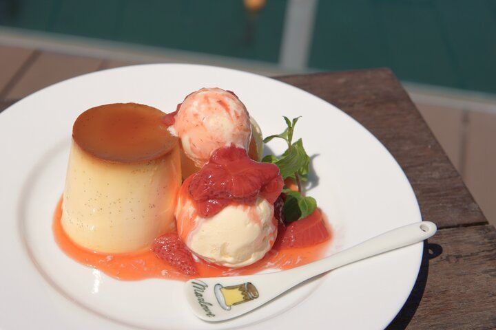 富士山を見渡す海辺の絶景テラスで味わうビーカープリン♪「マーロウ 葉山マリーナ店」