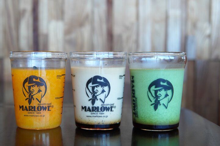 富士山を見渡す海辺の絶景テラスで味わうビーカープリン♪「マーロウ 葉山マリーナ店」