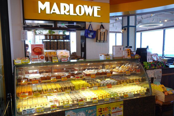 富士山を見渡す海辺の絶景テラスで味わうビーカープリン♪「マーロウ 葉山マリーナ店」