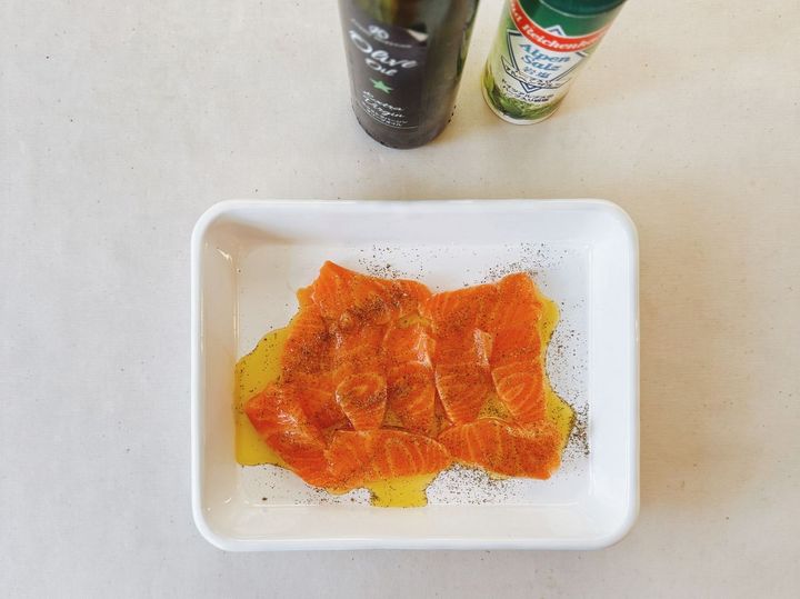 間違いないおいしさ！定番アボカドサーモンサンドの作り方【パン好きなsumire.のバゲットサンドのレシピ vol.19 〜レシピで旅するヨーロッパ〜】