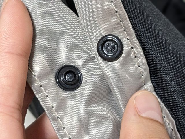 スナップボタン