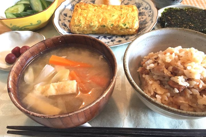 配膳のときの「ご飯の位置」気になる？