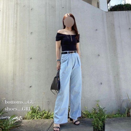 ジーユー_ブラフィールクロップドオフショルダーT_4