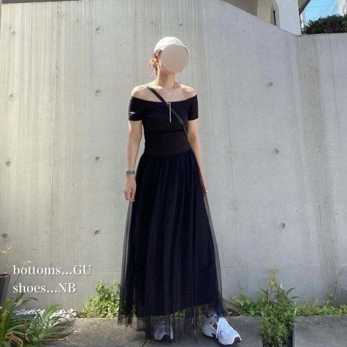 ジーユー_ブラフィールクロップドオフショルダーT_3