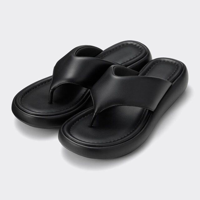 GUのレディース黒トングサンダル