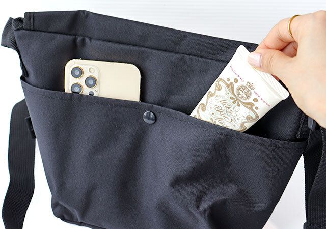 宝島社のディズニームック付録のFANTASIAの黒ショルダーバッグ6