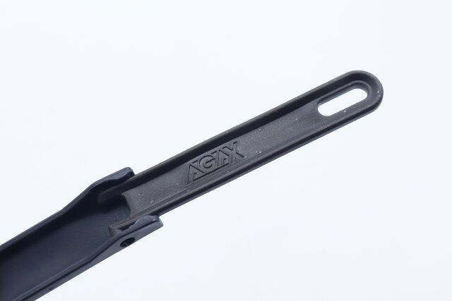 ダイソーの持ち手がたためるコンパクトスポーク（AGAX、1本）の柄の部分