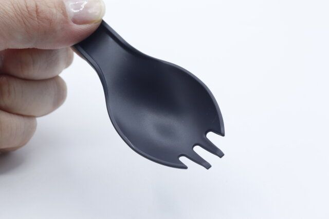 ダイソーの持ち手がたためるコンパクトスポーク（AGAX、1本）のデザイン