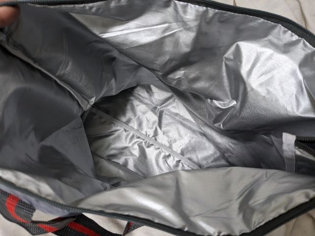 撥水加工お出かけバッグ中