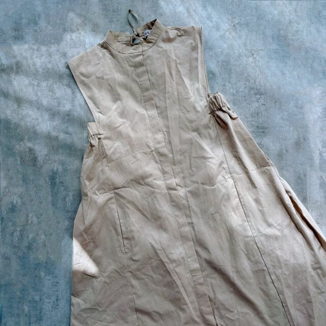 ZARAミディボリュームワンピース