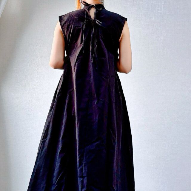 ZARAミディボリュームワンピースの着用バック部分