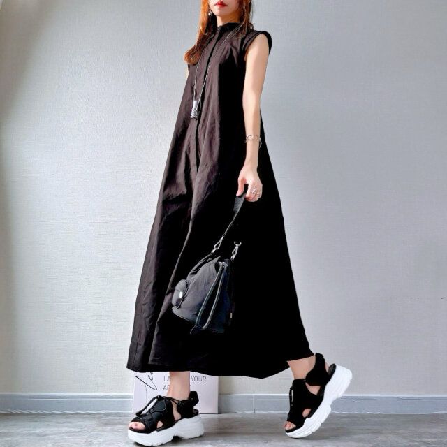 ZARAミディボリュームワンピースのブラック着用感