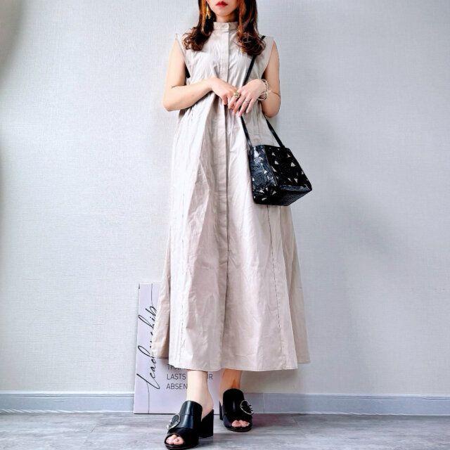 ZARAミディボリュームワンピースのライトキャメル着用感