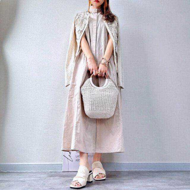 ZARAミディボリュームワンピースの肩がけカーディガン