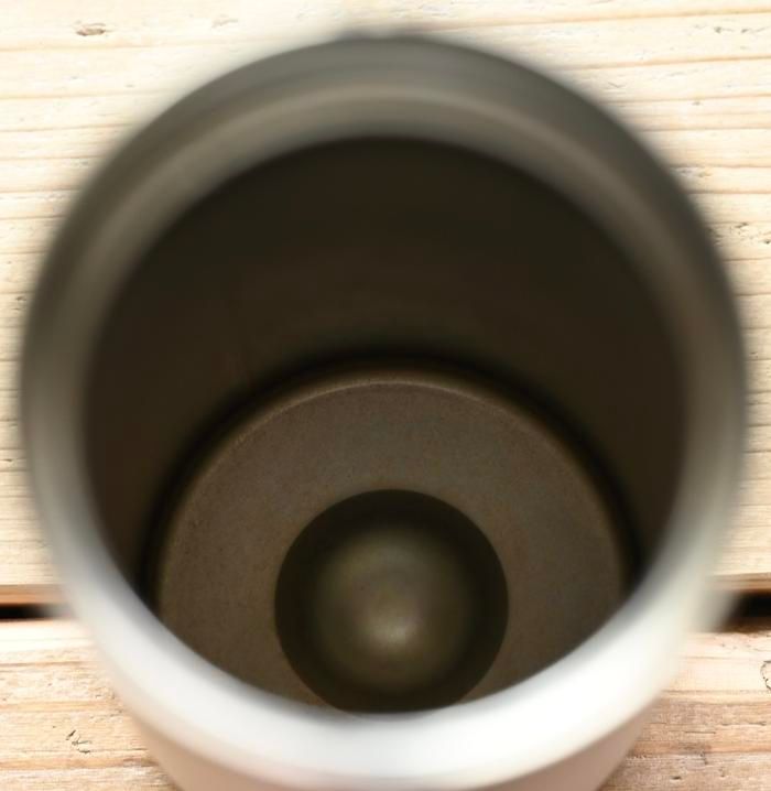 ステンレス製のボトルの底の様子