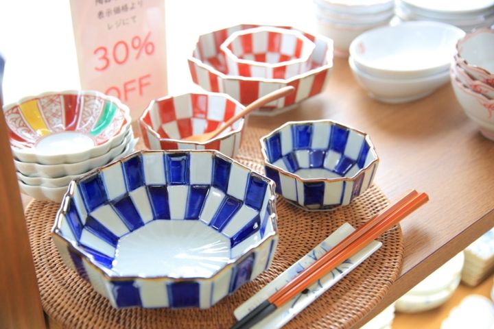 市松模様を生かした束八角シリーズはこの店の人気商品