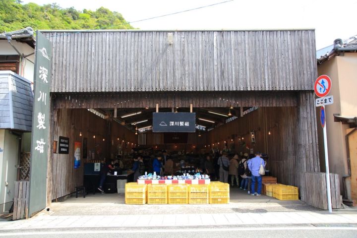 陶器市期間中は本店での営業のほか、外に特設会場も