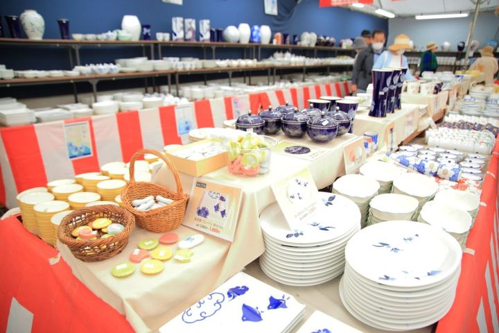 中庭テント会場の様子