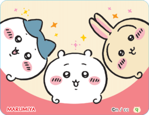 「ちいかわ 鬼辛カレー＜ビーフ＞」の「スペシャルキラキラシール」ちいかわ、ハチワレ、うさぎが並んだ絵柄