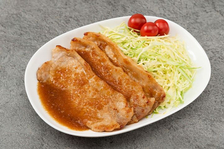 ▲しょうが料理の定番の一つ、豚のしょうが焼き。肉の臭み消しや食欲増進に、しょうがが一役買っています。